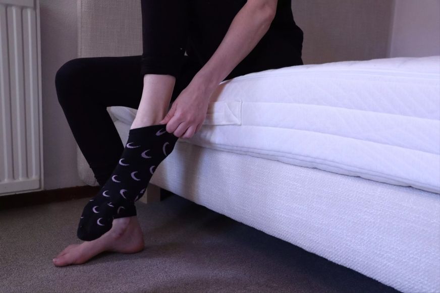 sokken aantrekken tuur original matras